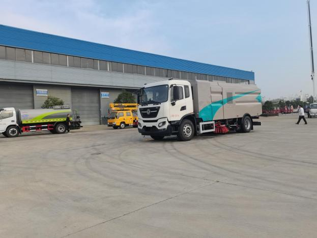 15方東風天錦純電動洗掃車